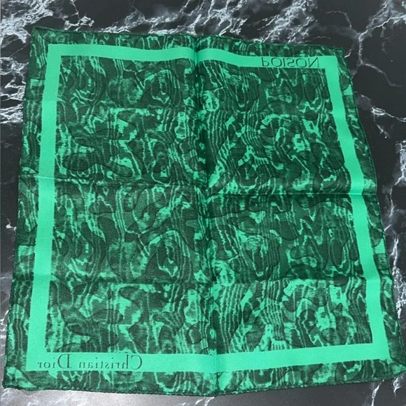Christian Dior Poison Silk Bandana Neckerchief
Handkerchief Green NEW -AUTHENTIC - Picture 5 of 5
